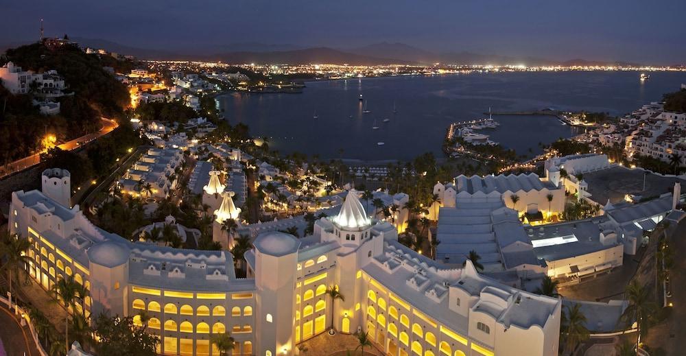 Las Hadas By Brisas مانزانيلو المظهر الخارجي الصورة The Westin Resort Marina Del Rey