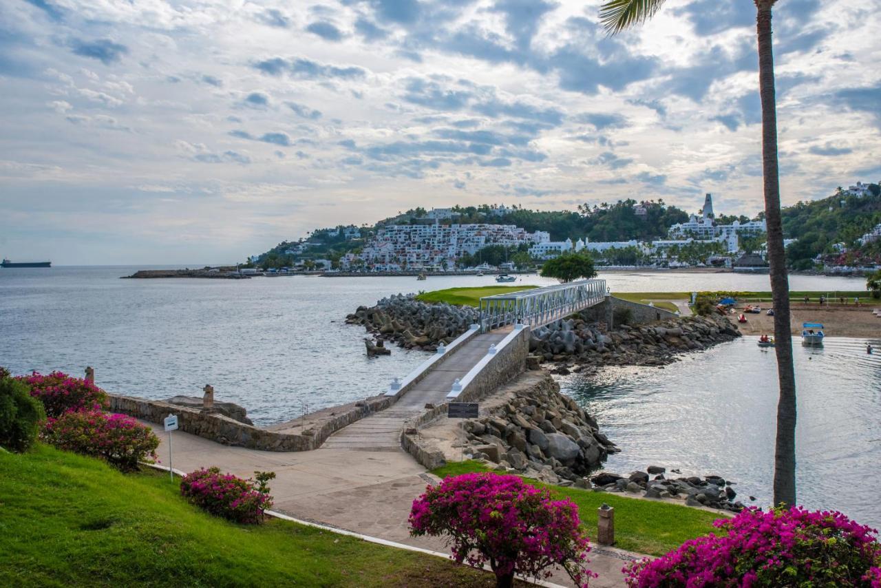 Las Hadas By Brisas مانزانيلو المظهر الخارجي الصورة View of the Bay of Acapulco