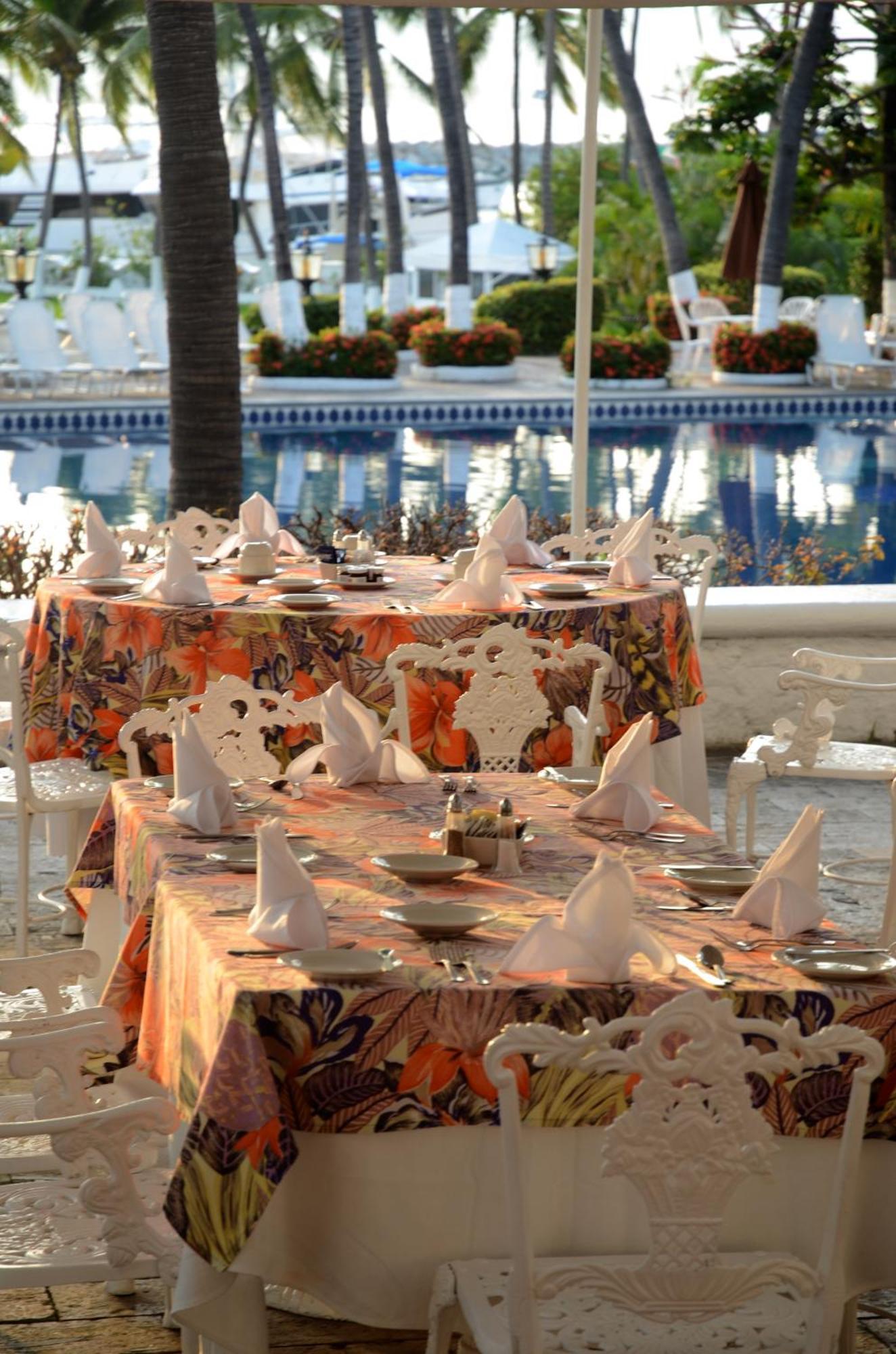 Las Hadas By Brisas مانزانيلو المظهر الخارجي الصورة A table set for fine dining