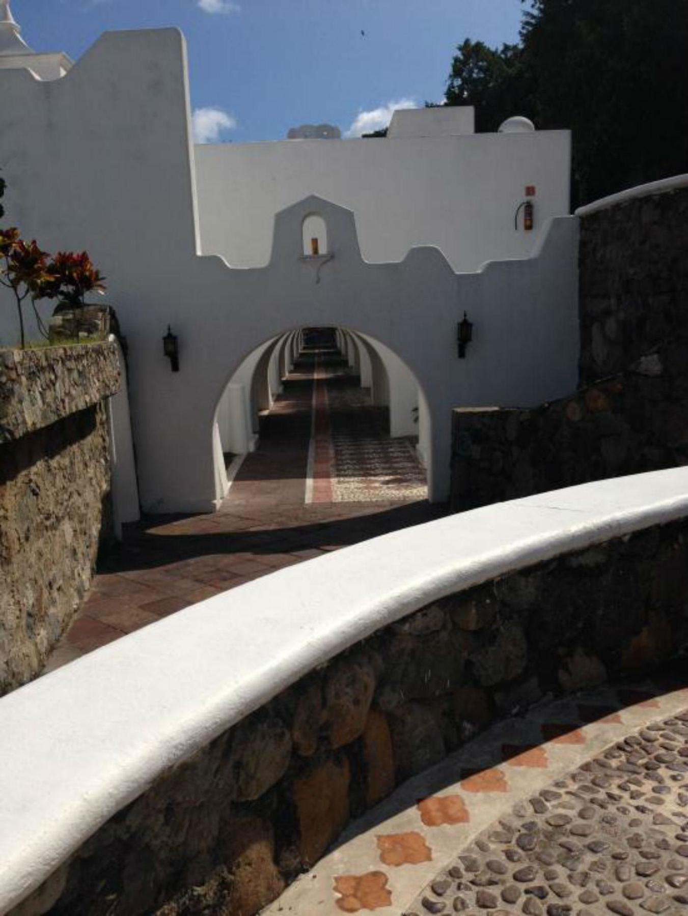 Las Hadas By Brisas مانزانيلو المظهر الخارجي الصورة Entrance to the fort