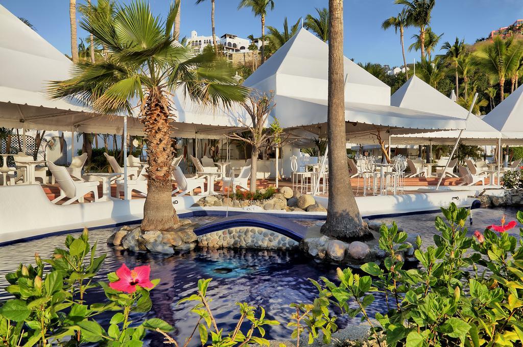 Las Hadas By Brisas مانزانيلو المظهر الخارجي الصورة The pool at the Hard Rock Hotel
