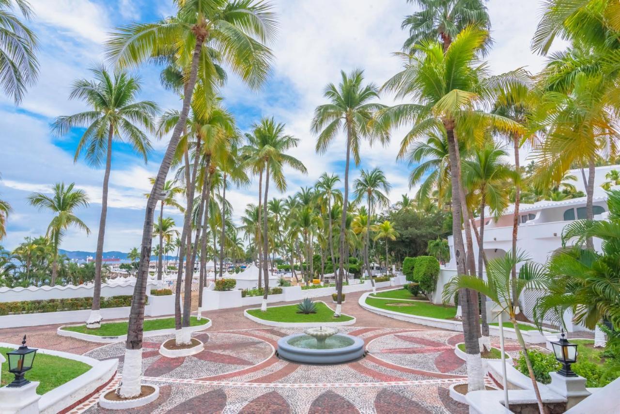 Las Hadas By Brisas مانزانيلو المظهر الخارجي الصورة View of the town of Puerto Vallarta
